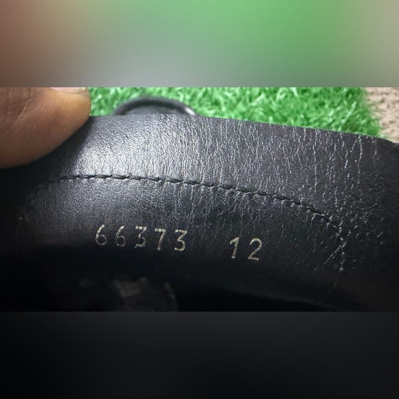 Gucci Black Leather Loafers with Gold Accents - Picture 2 of 6